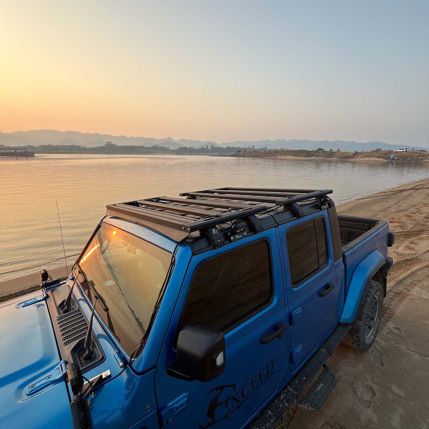 Extruded Aluminum Luggage Rack