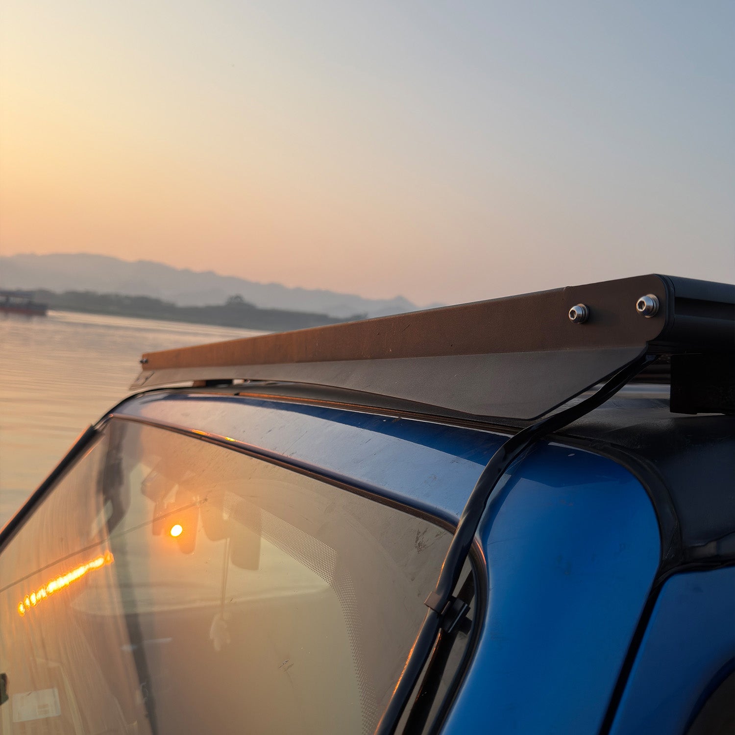 Extruded Aluminum Luggage Rack