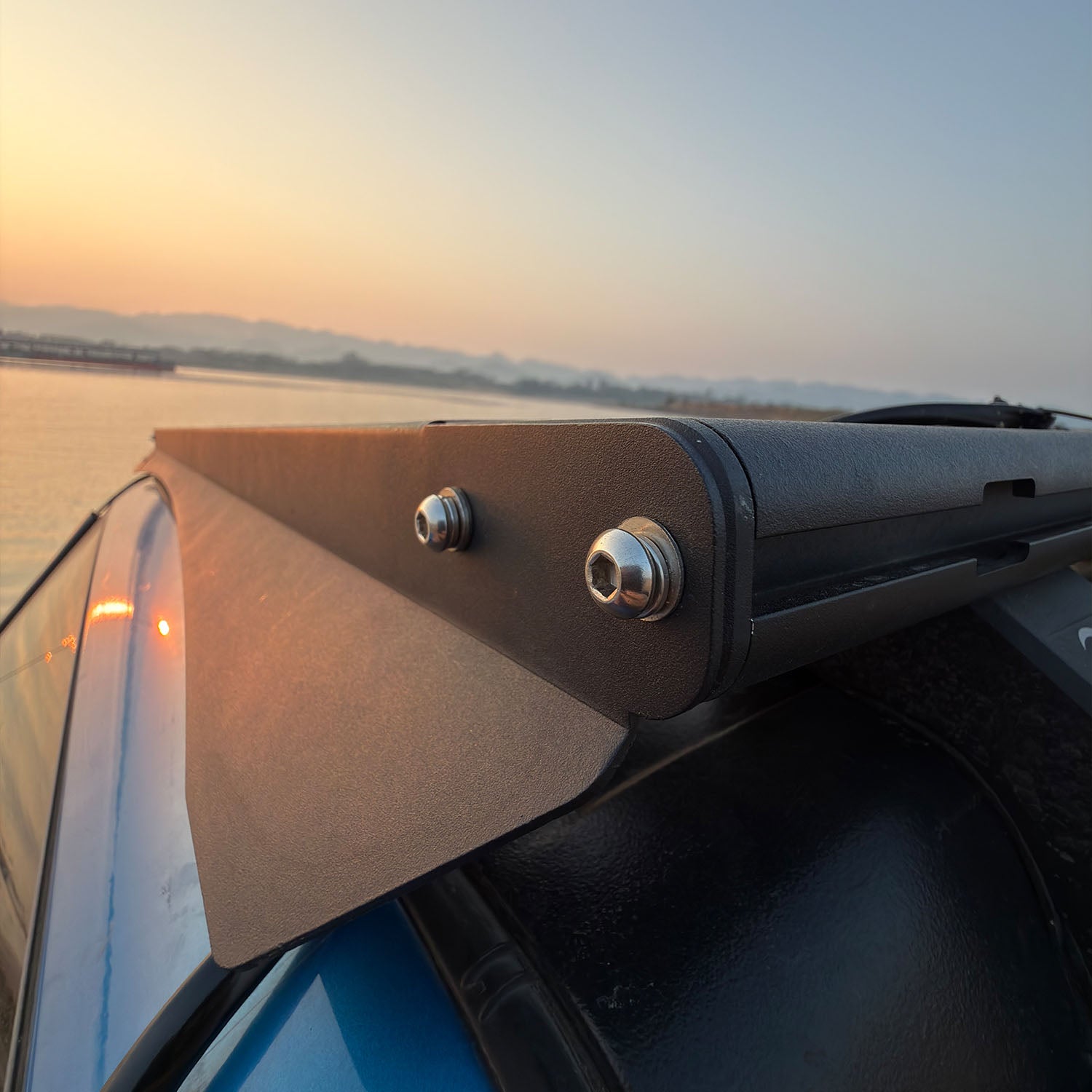 Extruded Aluminum Luggage Rack