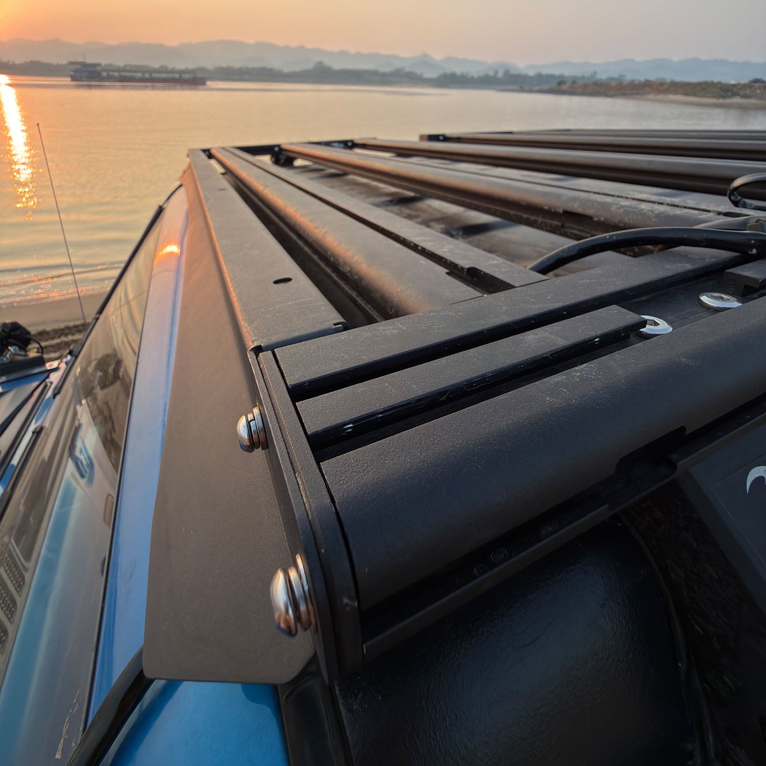 Extruded Aluminum Luggage Rack