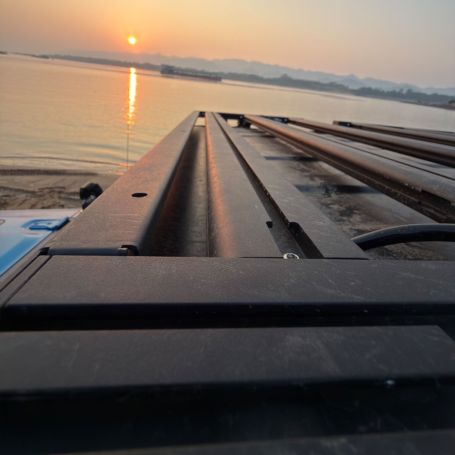 Extruded Aluminum Luggage Rack