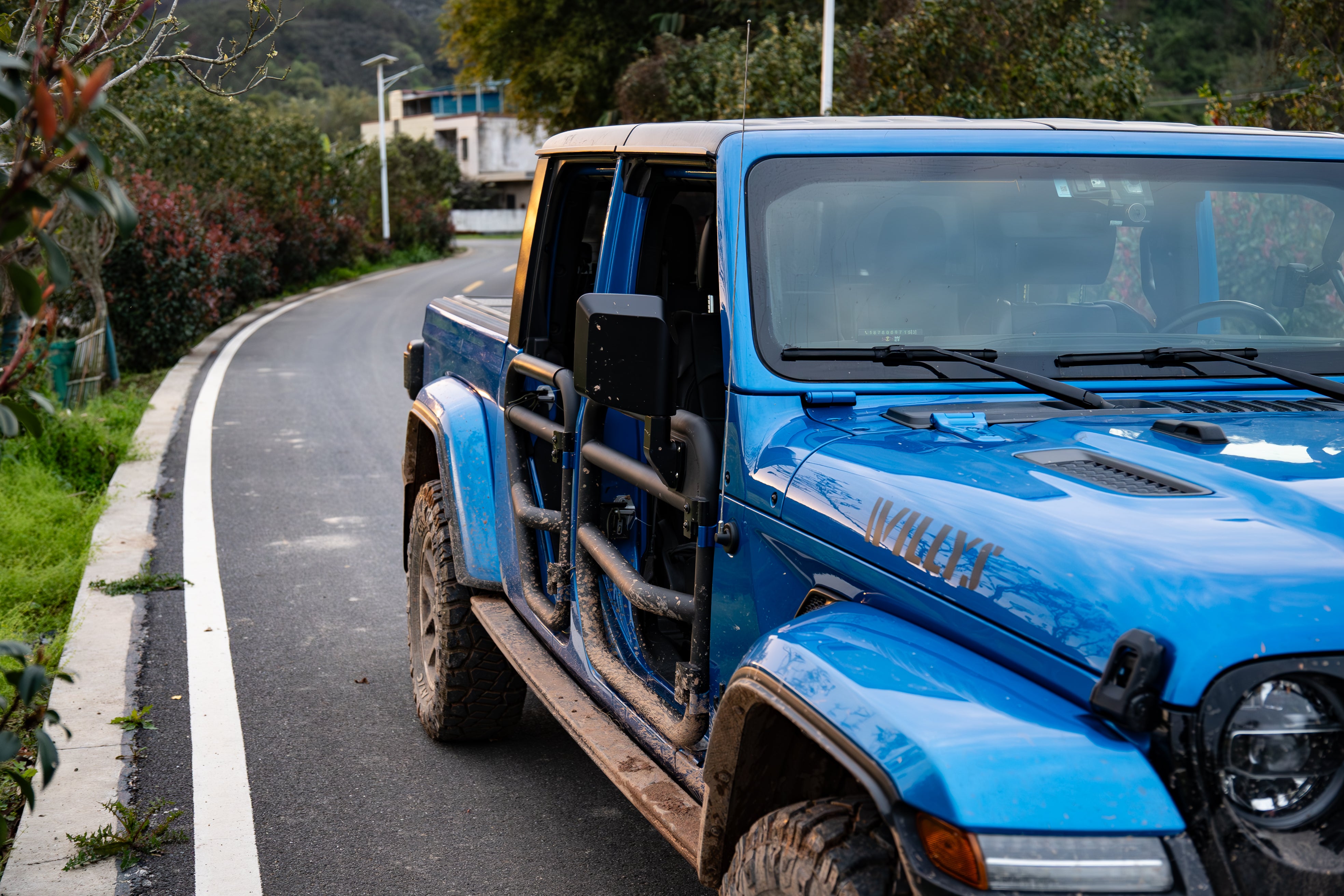 Conquer the Wild: How SD1 Tube Doors Transform Your Gladiator's Off-Ro