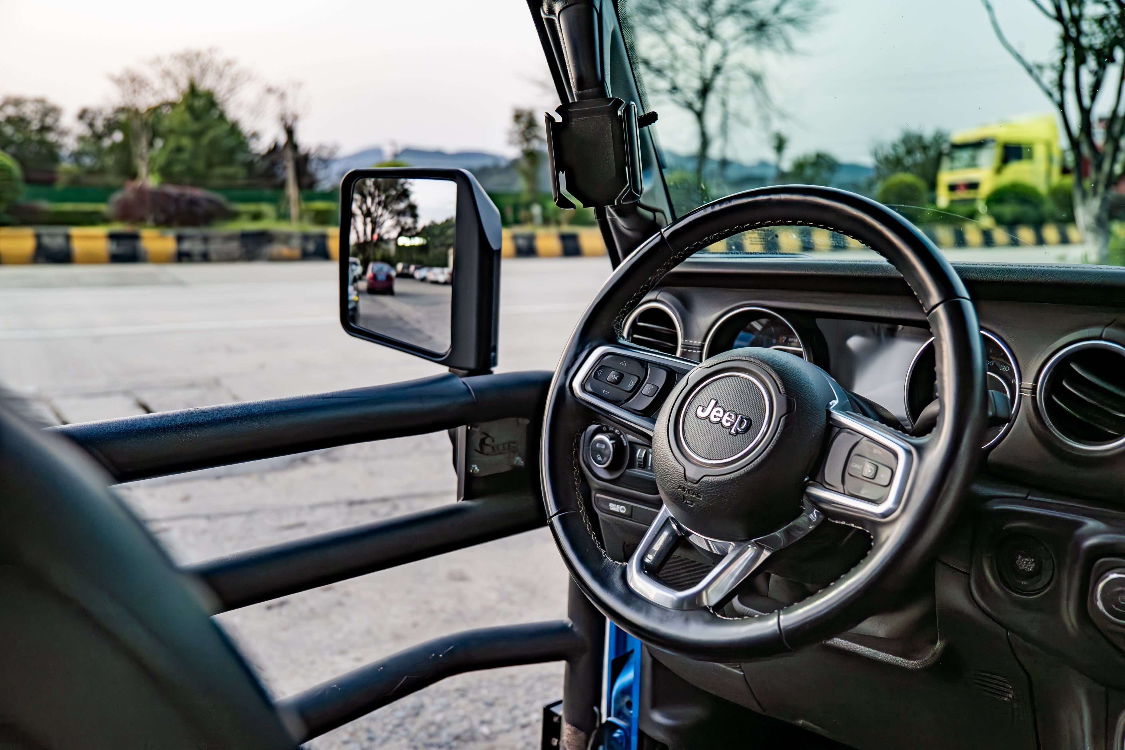 Conquer the Wild: How SD1 Tube Doors Transform Your Gladiator's Off-Ro